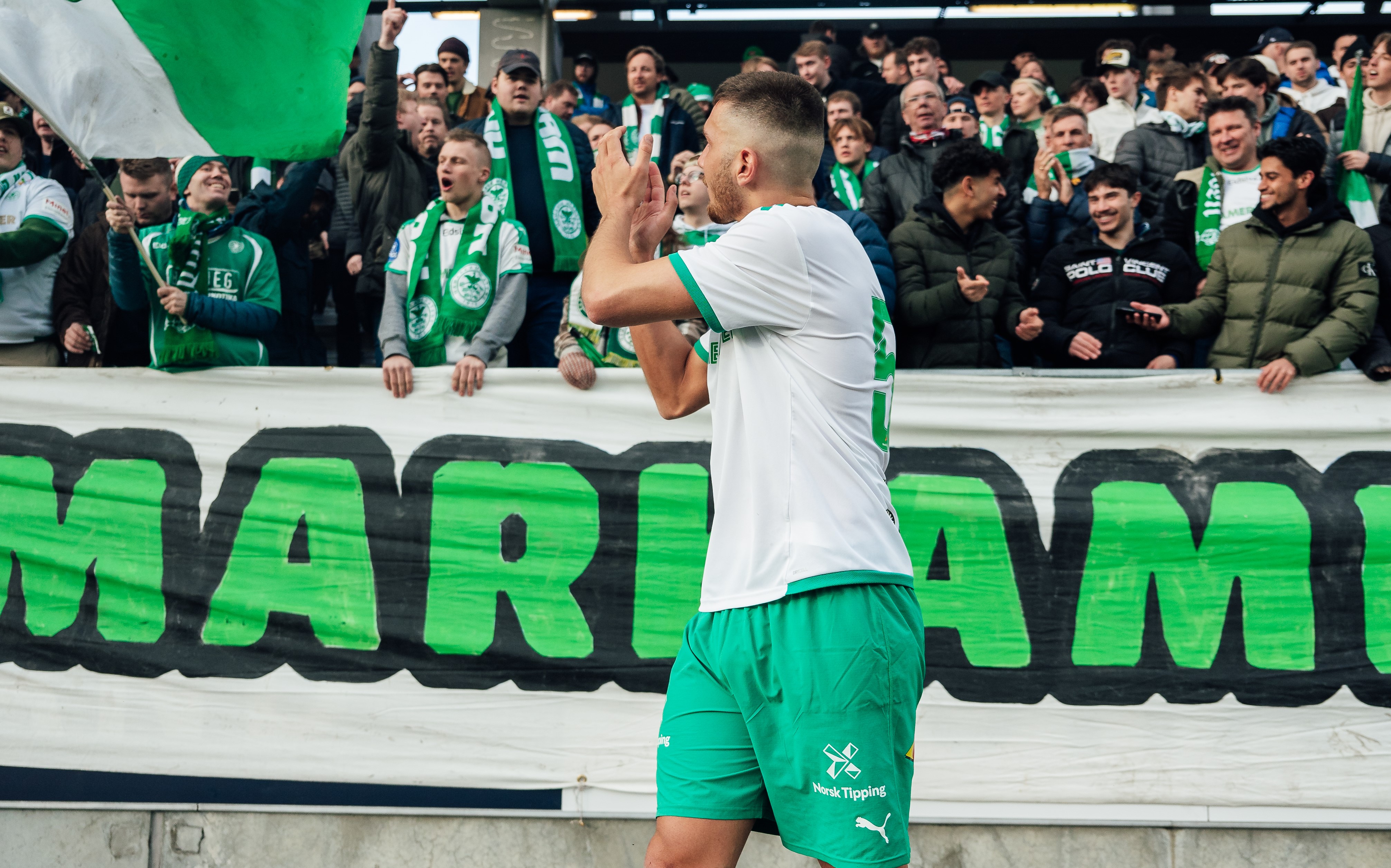 Endelig skal det spilles om poeng igjen